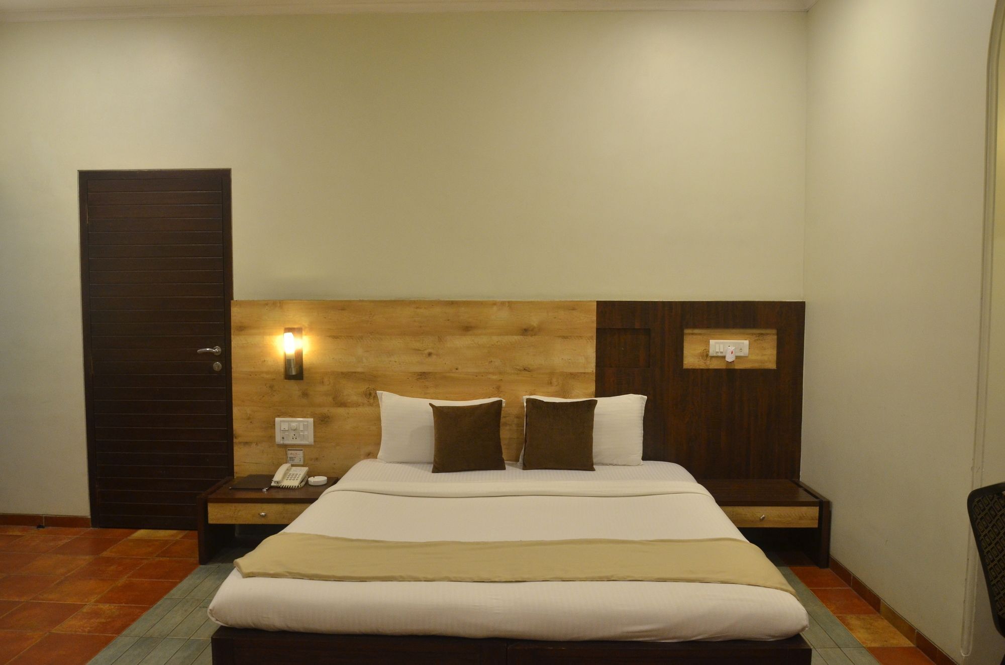 Zaras Resort Lonavala Bagian luar foto