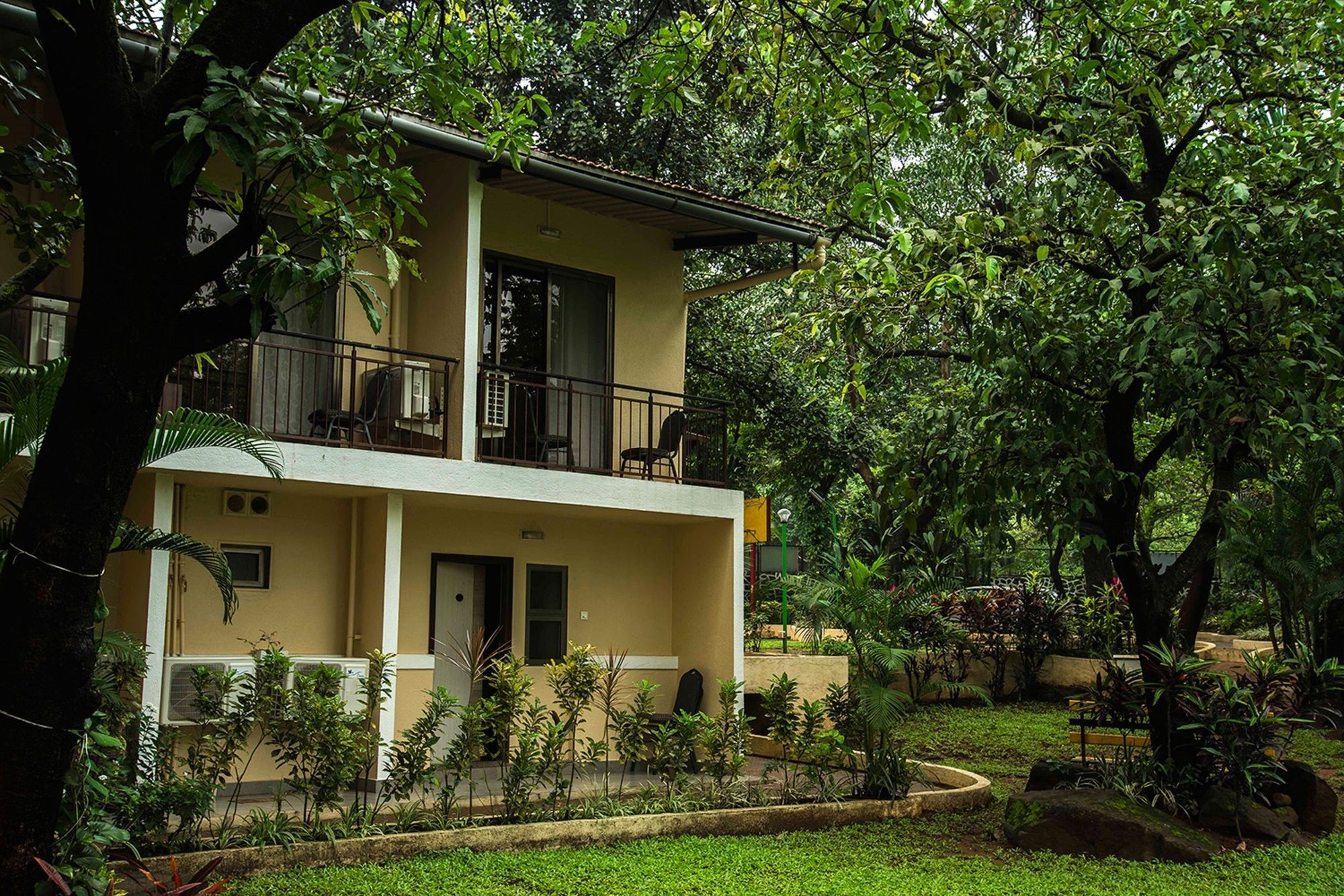 Zaras Resort Lonavala Bagian luar foto