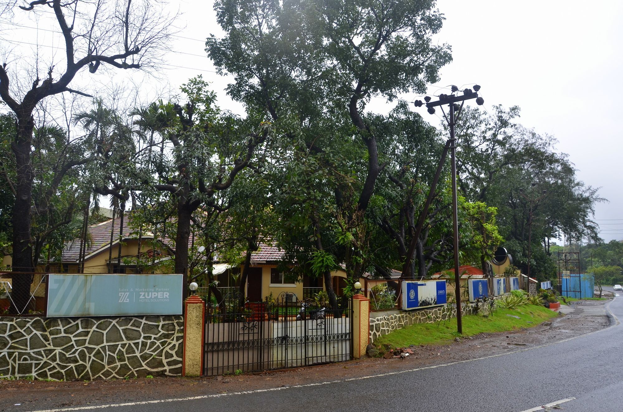 Zaras Resort Lonavala Bagian luar foto